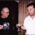 Джентльмены выпивают и беседуют. 2005. 